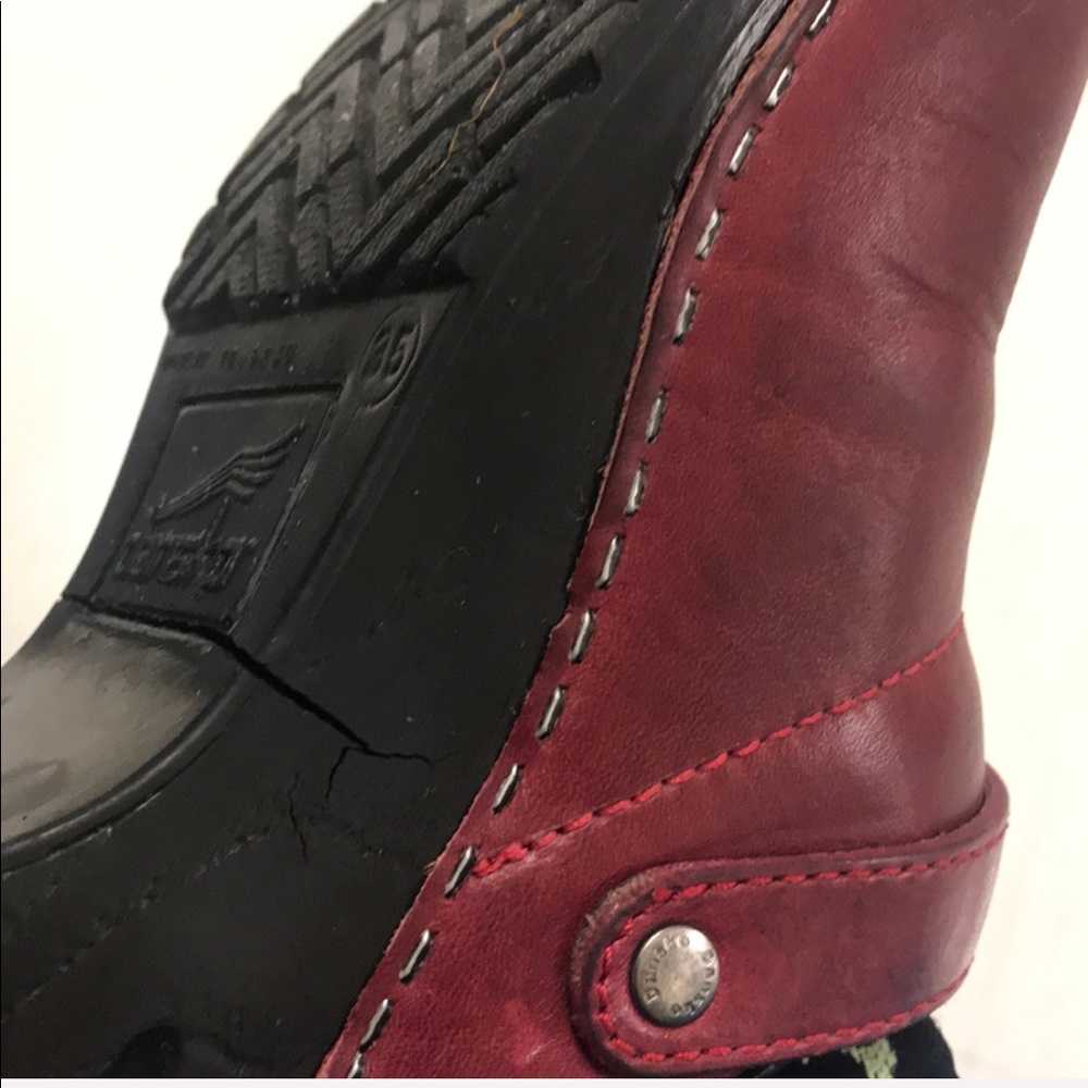 This are the shoes that you sold me.